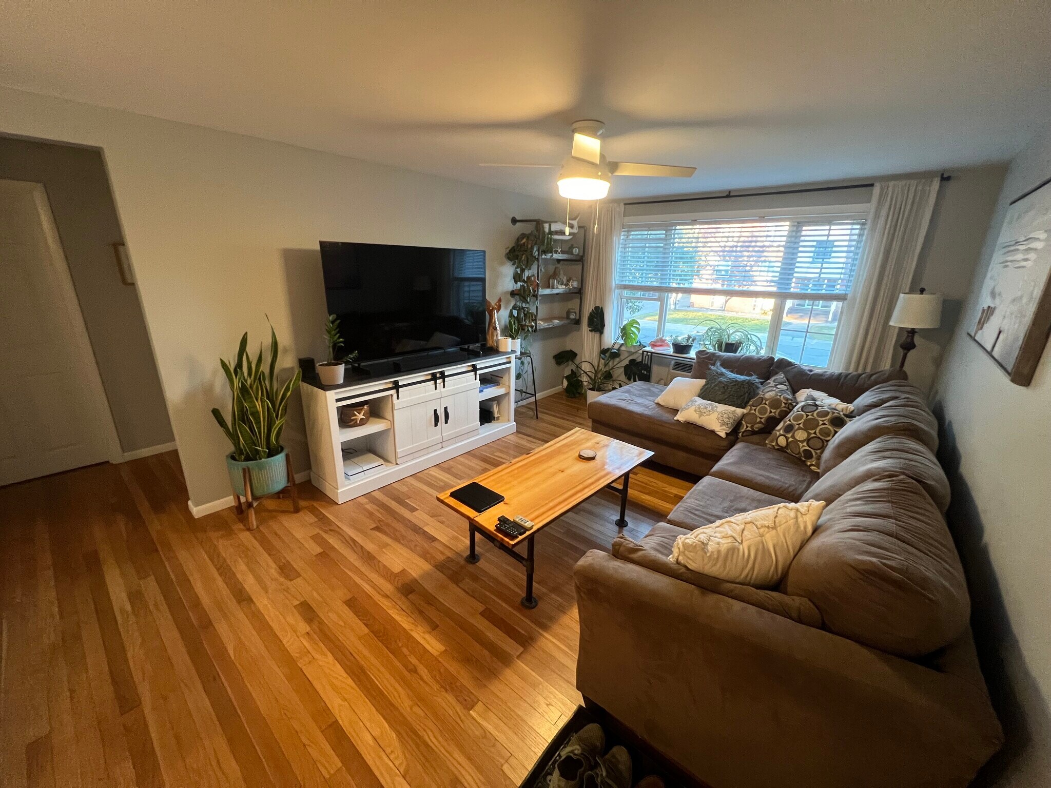 Building Photo - 99 Cluff Crossing Rd