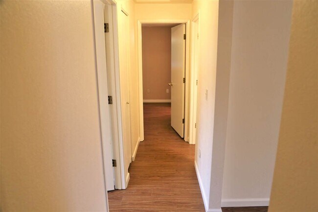 Building Photo - 3 Bed 2 Bath Home with Huge Fenced Yard/ Air Conditioning/ Solar Power