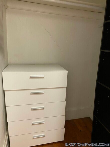 Building Photo - 64 Hemenway St