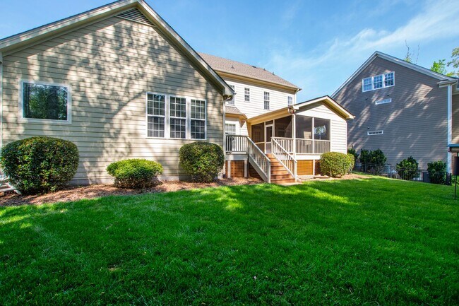 Building Photo - Elegant 5 bedroom home in Bedford!