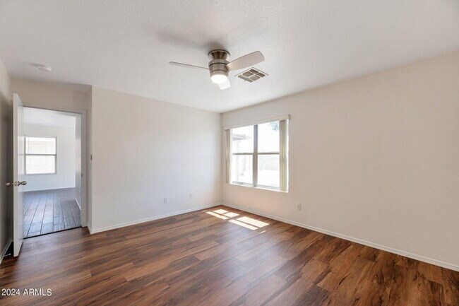 Building Photo - 13825 W Ironwood St