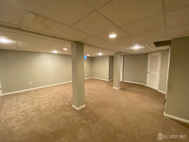 Building Photo - 92 Amy Dr