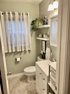 Bathroom - 5407 Woodman Ave