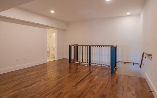 Building Photo - 15 Cranston Ave