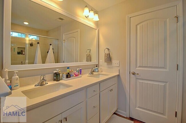 Building Photo - 232 Flagler Dr