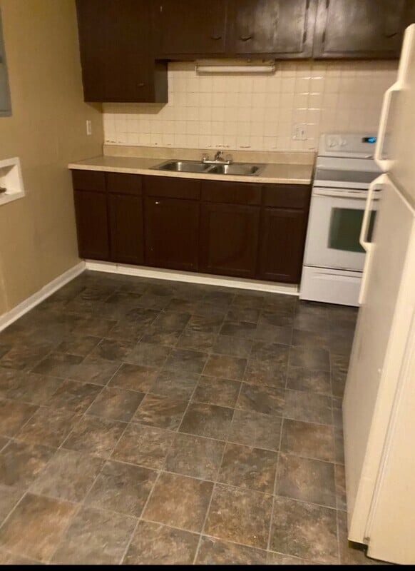 Building Photo - 6005 Dickson Rd