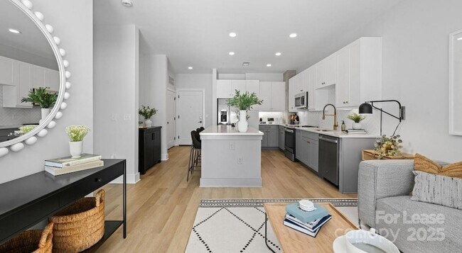 Building Photo - 4312 Yancey Rd