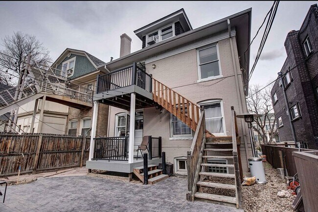 Building Photo - Charming two-bedroom unit in Capitol Hill