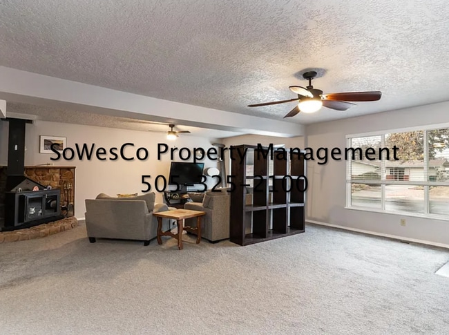 Building Photo - Large 3 Bedroom Home on Corner Lot