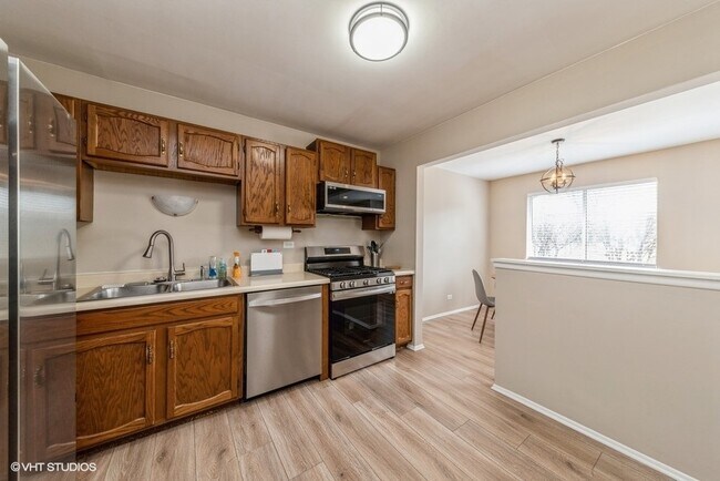 Building Photo - 607 Stone Cir Ct