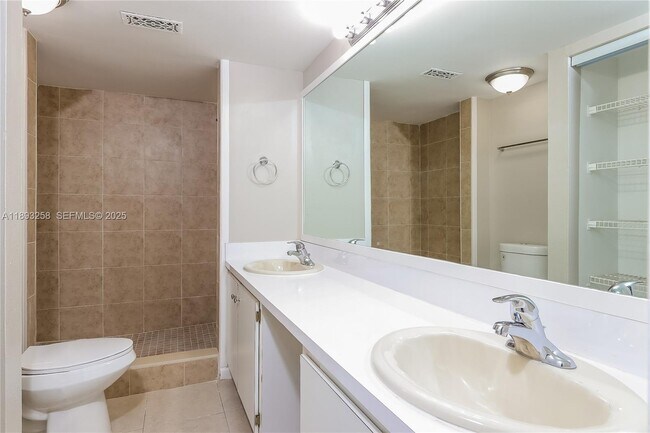 Building Photo - 4011 Palm Bay Cir