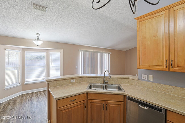 Building Photo - 3031 Five Oaks Ln