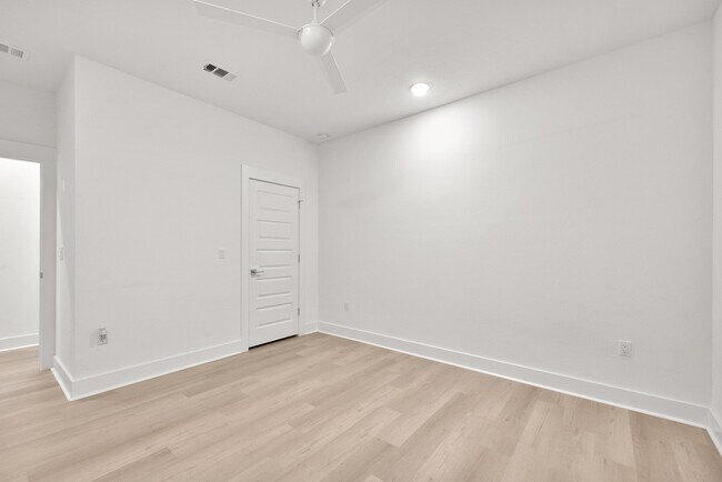 Building Photo - 17 N L St