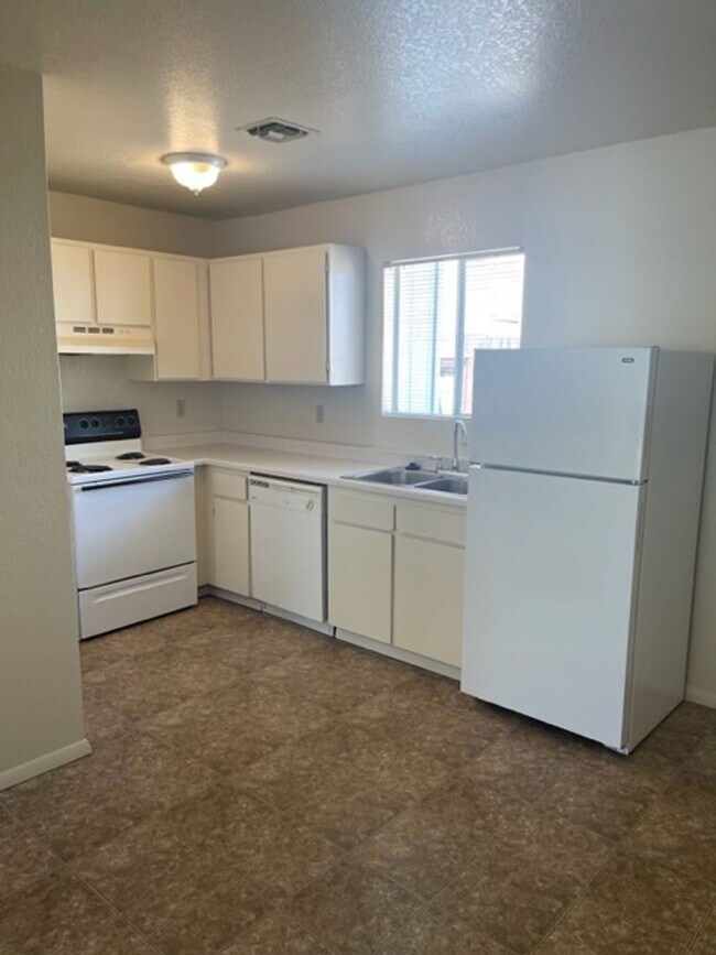 Building Photo - shil835