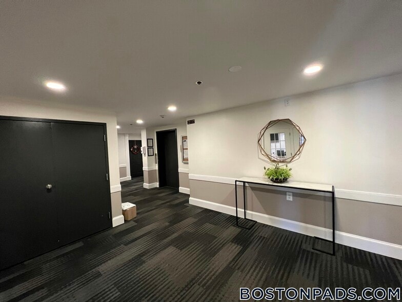 Building Photo - 757 Highland Ave