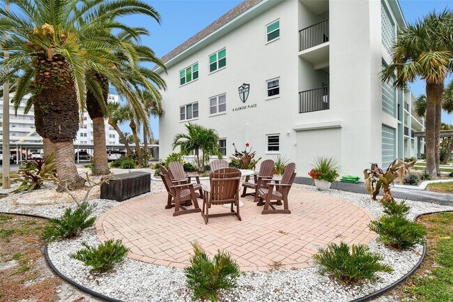 Building Photo - 8 Glencoe Pl