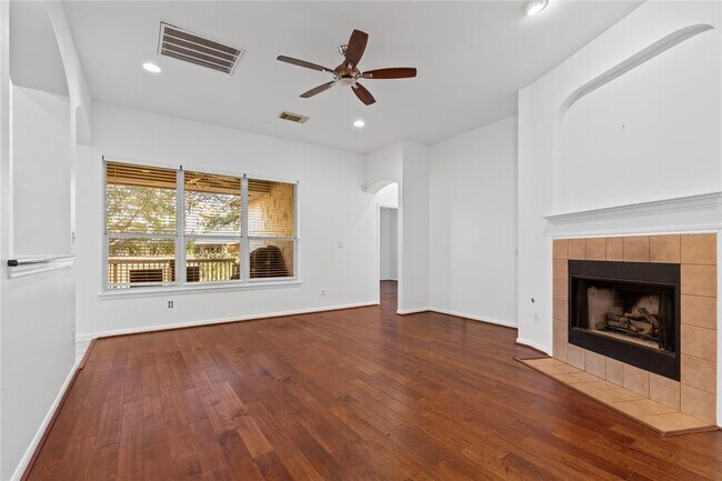 Building Photo - 5124 Scottish Thistle Dr