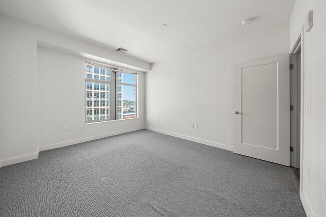 Building Photo - 375 Canal St