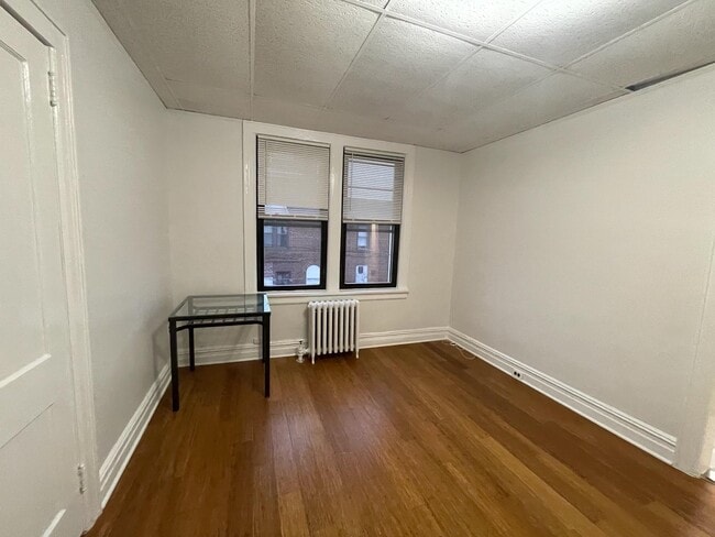 Building Photo - 266 Jericho Tpke