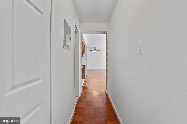 Building Photo - 4420 Briarwood Ct N