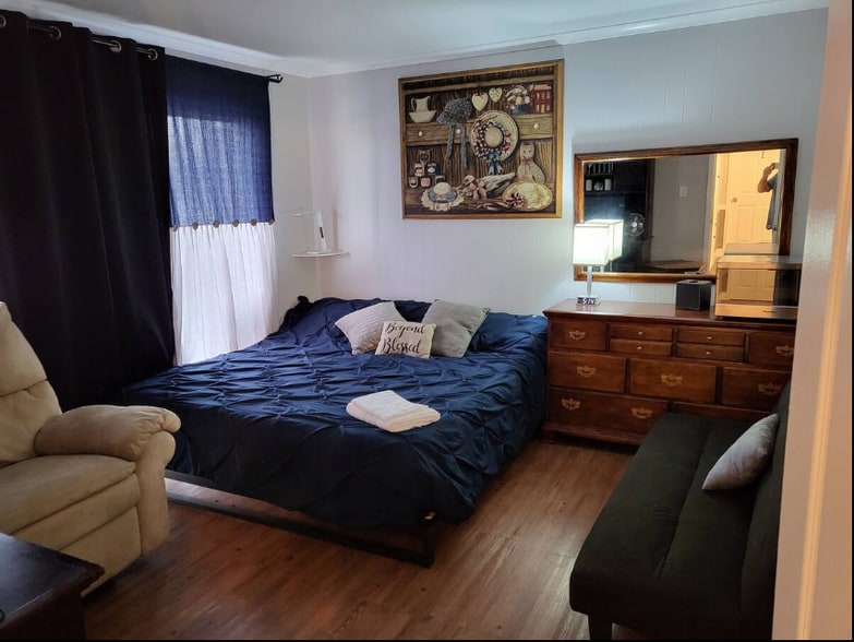 master bedroom - 805 Tully Rd