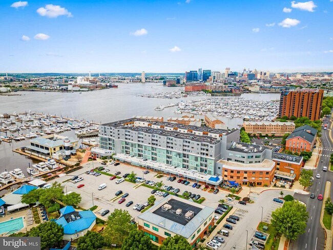 Building Photo - 2772 Lighthouse Point E
