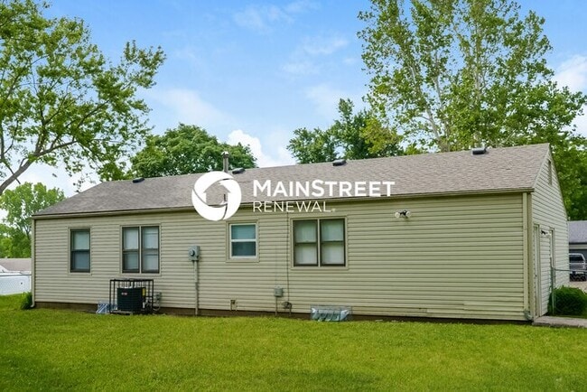 Building Photo - 4 Bedroom Pet-Friendly Home in INDEPENDENC...