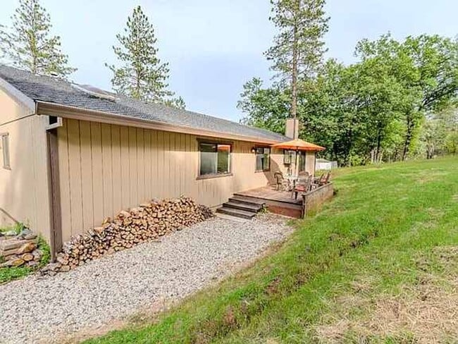 Building Photo - 3 bedroom, 2 bath home in Lake Wildwood, Penn Valley, CA 95946
