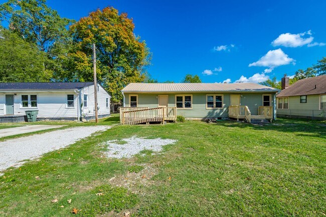 Building Photo - 5109-5111 Sunbeam Ave