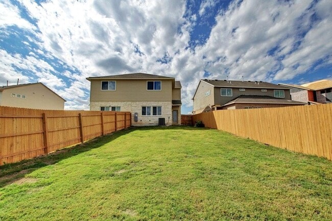 Building Photo - 413 White Steppe Way
