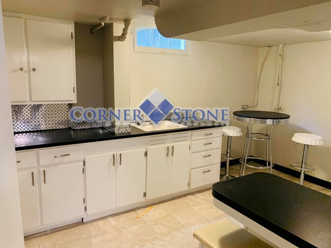 Building Photo - Large Spacious Home in Nampa!