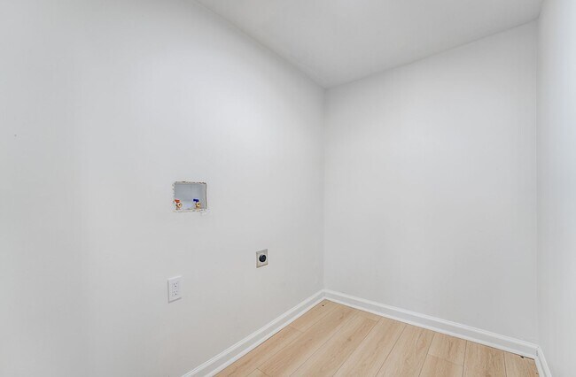 Building Photo - 1865 Ferber Ave