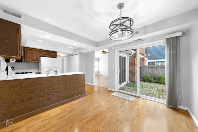 Building Photo - 26 Sarahs Grove Ln