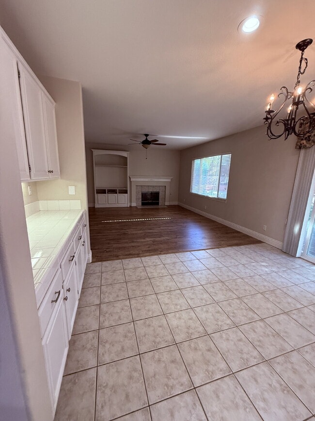 Building Photo - Spacious 5-Bed Family Home w/ 3-Car Garage Near Top Schools in Orange Crest.  One large bedroom a...