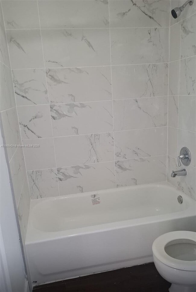 Building Photo - 714 Executive Center Dr