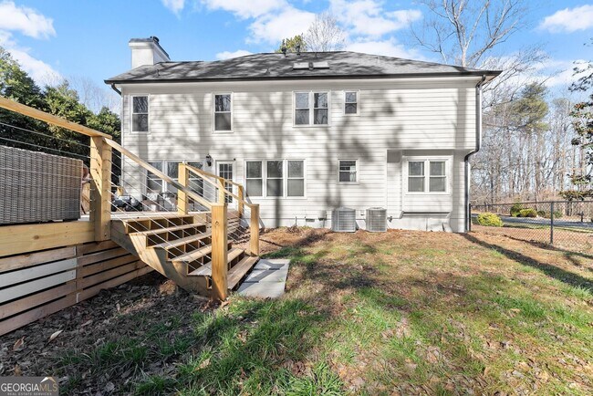 Building Photo - 2160 Robin Hood Trail