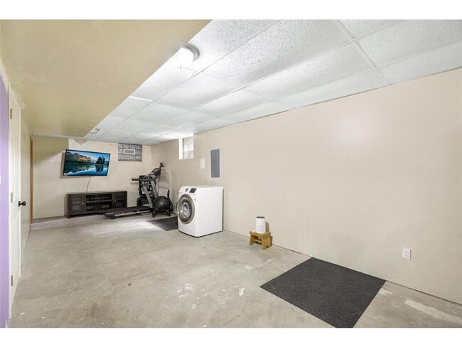 Building Photo - 582 State St