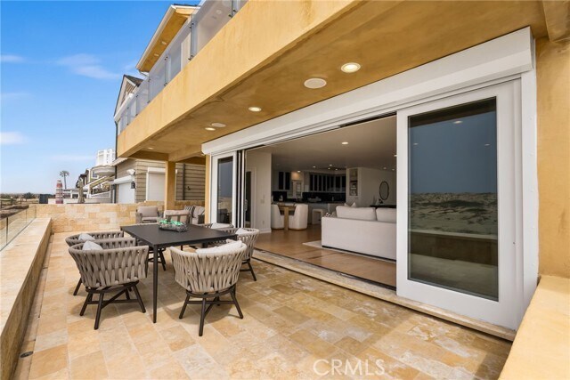 Building Photo - 1554 E Oceanfront