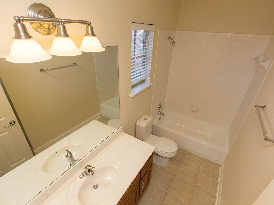 Building Photo - 2005 Antone St