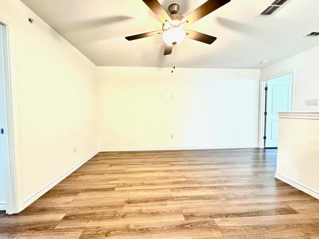 Building Photo - 9915 Borna Dr