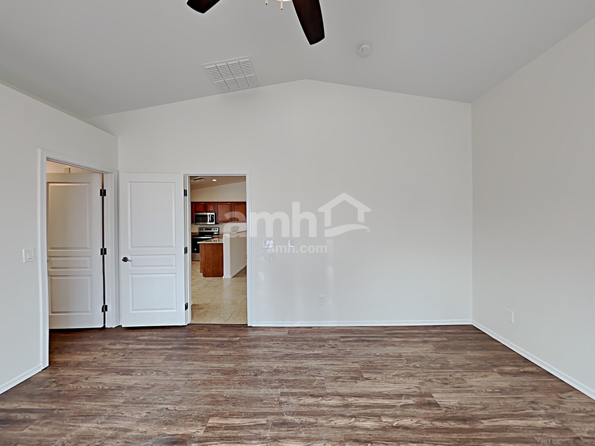 Building Photo - 3429 E Crescent Way