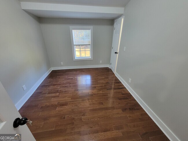 Building Photo - 768 4th St