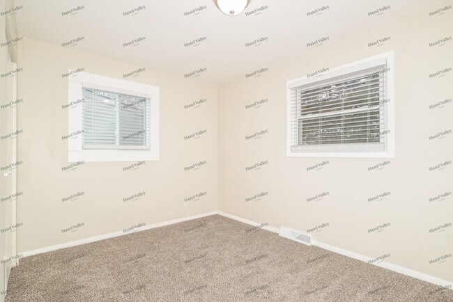 Building Photo - 1218 Baron Ave