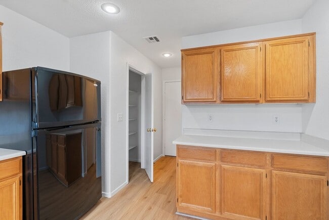 Building Photo - BEAUTIFUL 3 BED HOME IN SUMMERLIN- NEW FLOORING! HUGE LOFT!