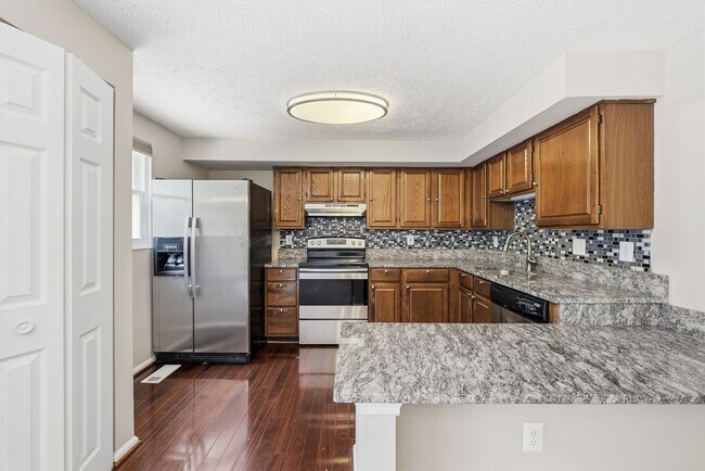 Building Photo - 14126 Red River Dr