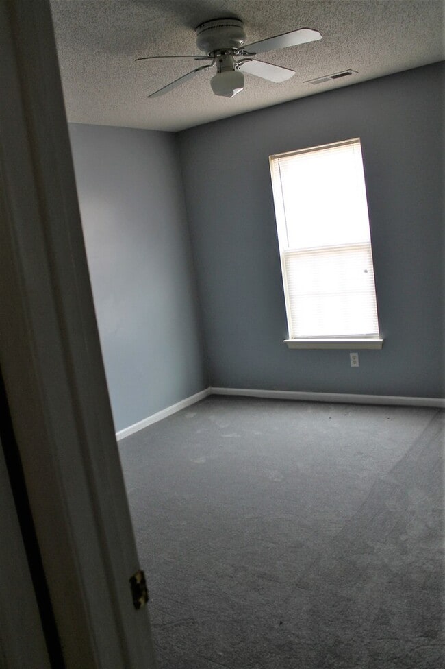 Building Photo - Affordable Duplex Off Of Piney Green