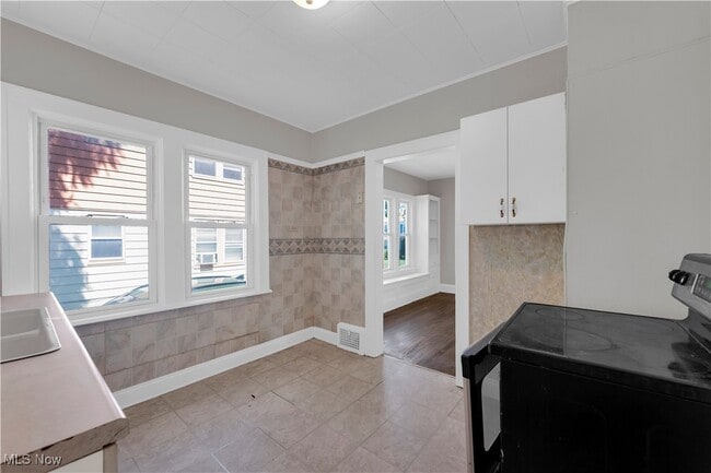 Building Photo - 4808 E 84th St