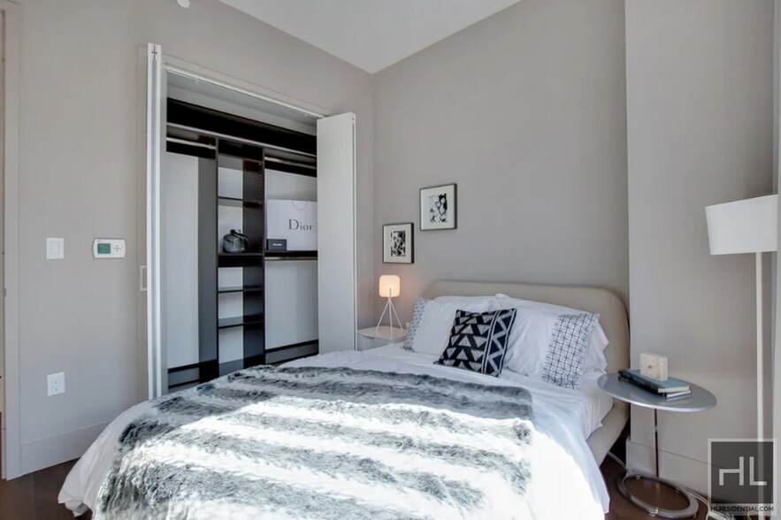 Building Photo - East 44th Street