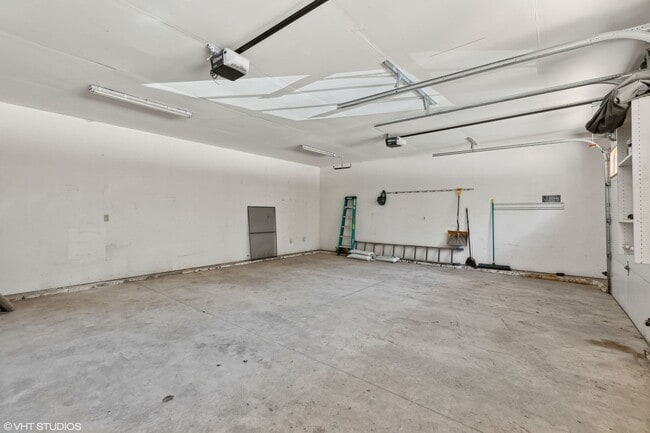 Building Photo - Charming 4 bedroom Home in Whitefish on 3 Acres