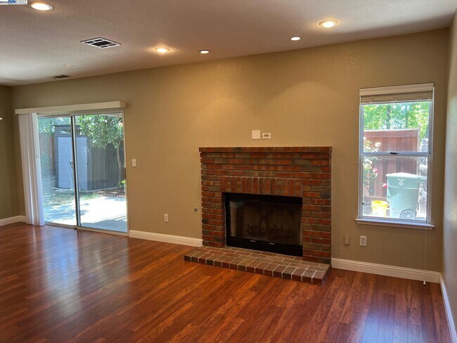 Building Photo - 4173 Garibaldi Pl